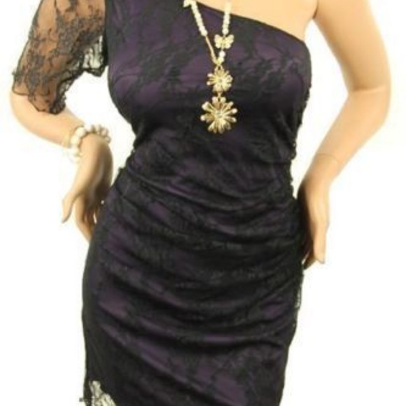 Sexy and Sleek Purple Spanish Lace Dress - Picture 2 of 4